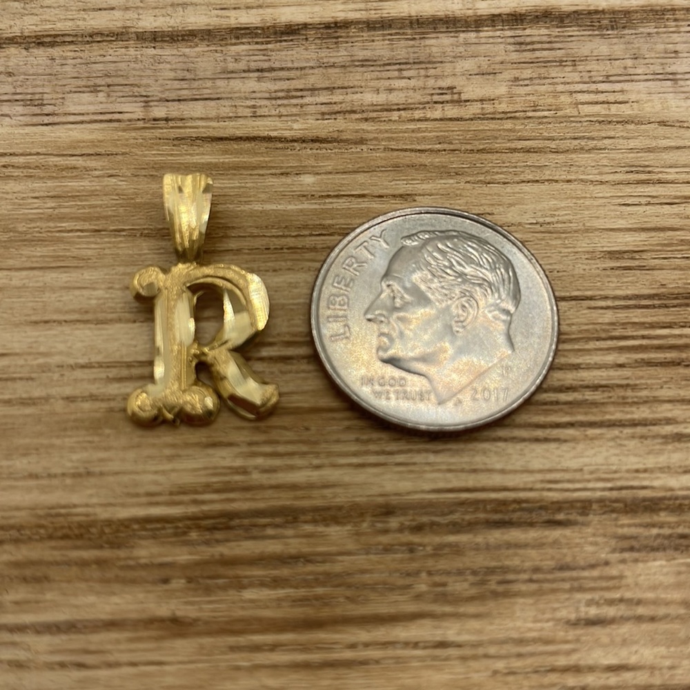14K Gold “R” Pendant - Picture 4 of 4